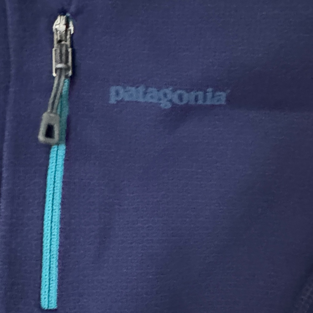 Patagonia Men's Dark Blue Vest - Picture 3 of 6